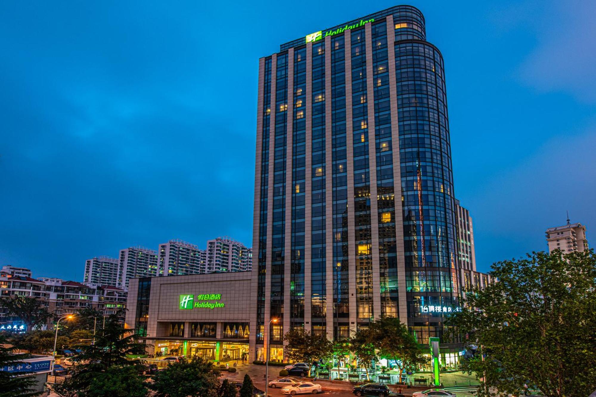 Holiday Inn Qingdao City Center, An Ihg Hotel - May 4Th Square Екстер'єр фото